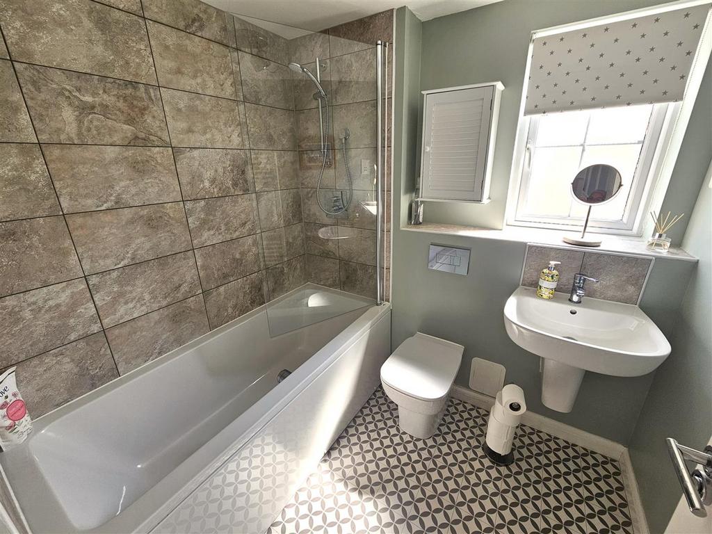 Bathroom.jpg