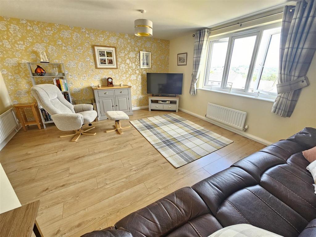 First Floor Lounge/Bedroom 4