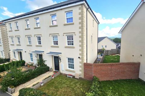 4 bedroom end of terrace house for sale, Staple Tor Road, Tavistock