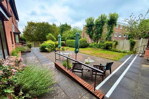1 bedroom flat for sale, Chelmsford Road, Brentwood CM15
