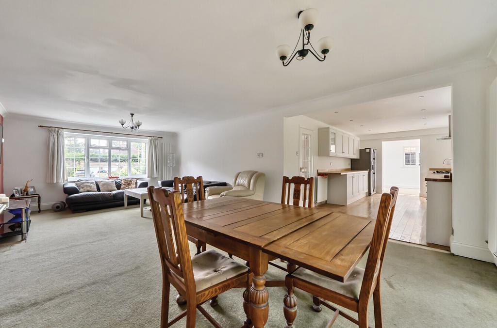 1328230-8-687fc09...