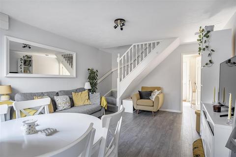 28 Ashcombe Crescent, Bristol, BS30 5NX