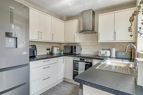 28 Ashcombe Crescent, Bristol, BS30 5NX
