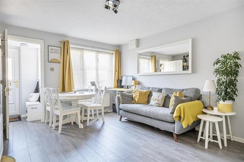28 Ashcombe Crescent, Bristol, BS30 5NX