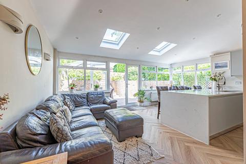 4 bedroom semi-detached house for sale, West Valley Road, Apsley