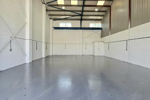Industrial unit to rent - Ruston Road, Grantham, Lincolnshire, NG31
