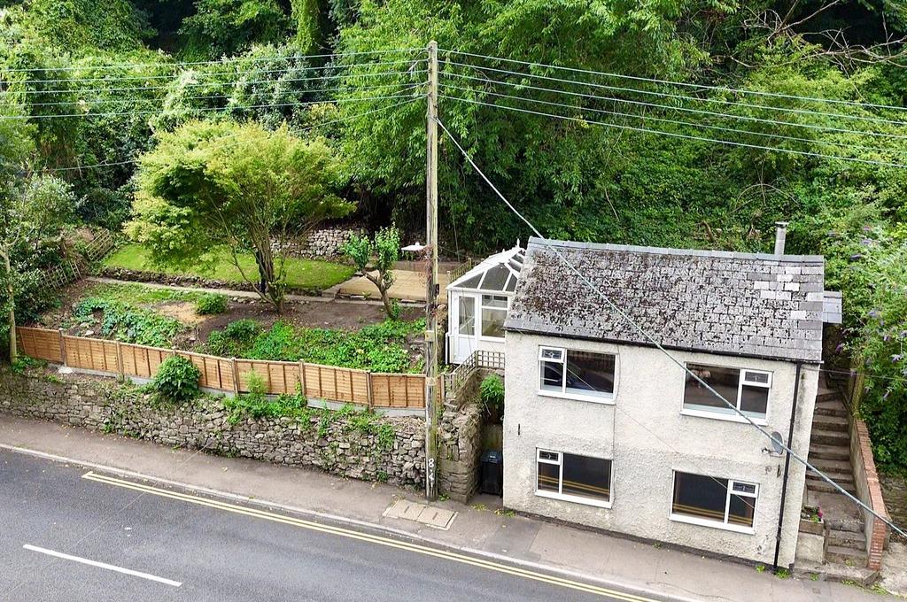 Detached Character Cottage in Village Location
