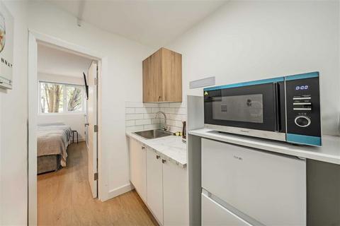 Flat 1, 69 Askew Road, London, W12 9AH