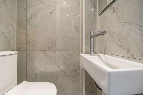 Flat 1, 69 Askew Road, London, W12 9AH