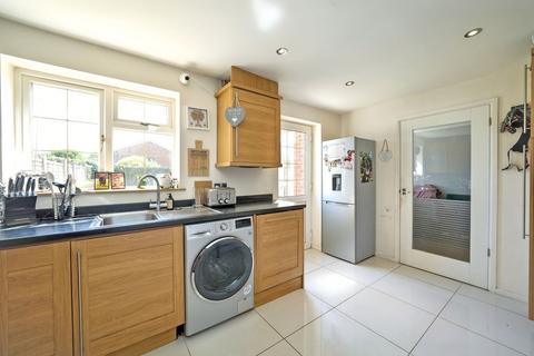 31 Coulter Grove, Perton, Wolverhampton, WV6 7UA
