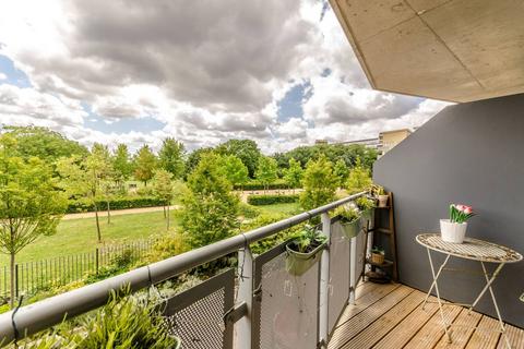 8 Clock View Crescent, London, N7 9GP
