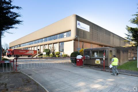 Distribution warehouse to rent, Lodge Rd Staplehurst TN12 0QW