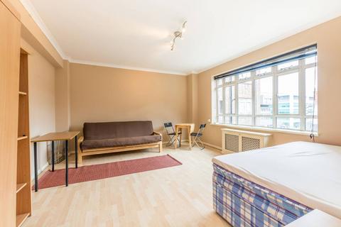 Studio to rent, Paramount Court, Bloomsbury, London, WC1E