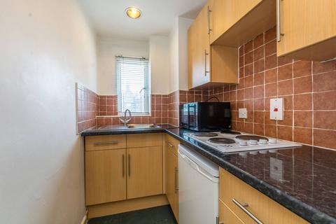 Studio to rent, Paramount Court, Bloomsbury, London, WC1E