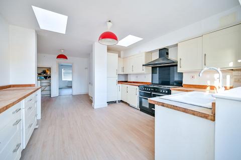 Broome Road, Hampton, TW12
