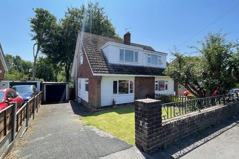 13 Bancroft Close, Bredbury, Stockport, SK6 2HB