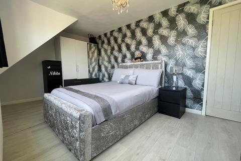 13 Bancroft Close, Bredbury, Stockport, SK6 2HB