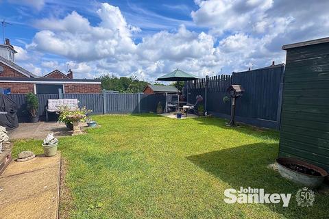 4 bedroom semi-detached bungalow for sale, Dunelm Close, Sutton-In-Ashfield, NG17