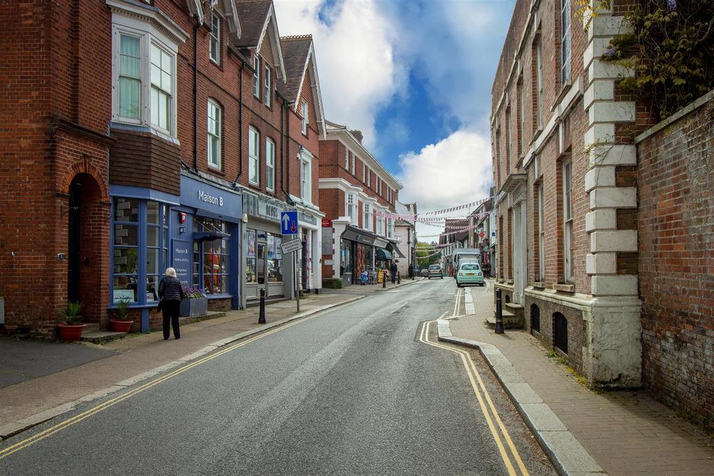 Hustpierpoint High St1.jpg