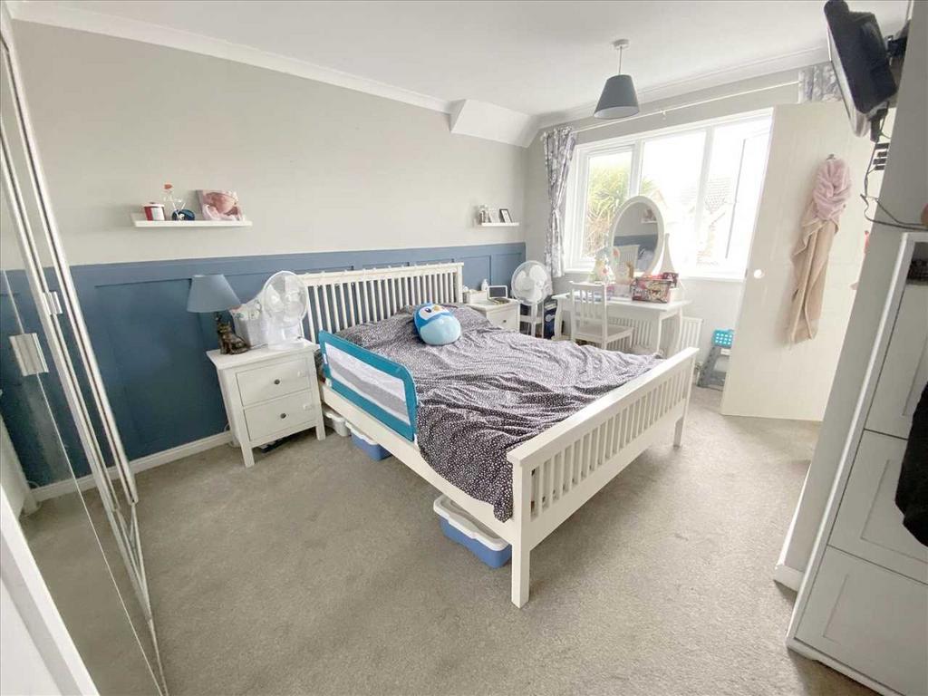 Bedroom 1:
