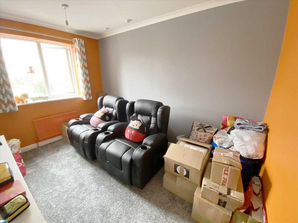 Bedroom 3: