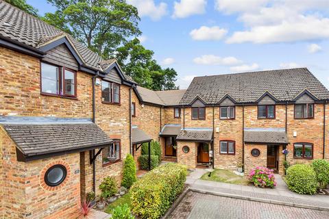 15 Lower Dunnymans, Banstead, SM7 2BX