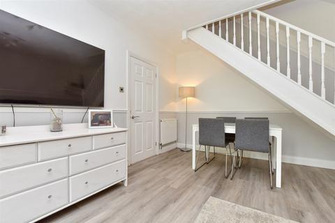 15 Lower Dunnymans, Banstead, SM7 2BX