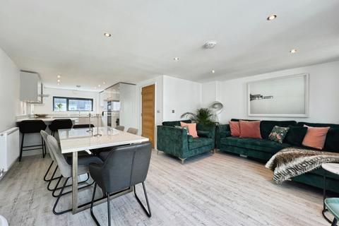 undefined, Fishermans Beach, Hythe