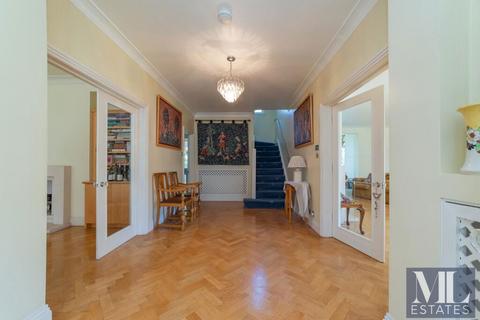 5 bedroom detached house for sale, Canons Drive, Edgware, Middlesex, HA8 7QT