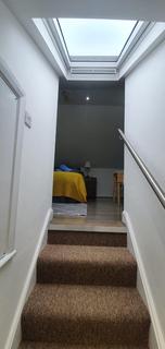 1 bedroom flat to rent, Portnall Road
