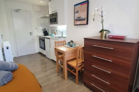 1 bedroom flat to rent, Portnall Road