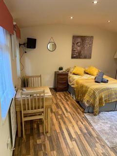 1 bedroom flat to rent, Chatsworth Road