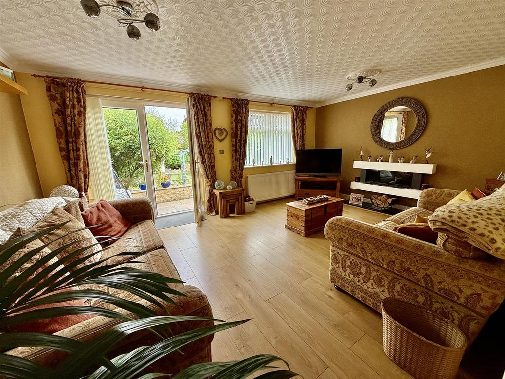 Second lounge
