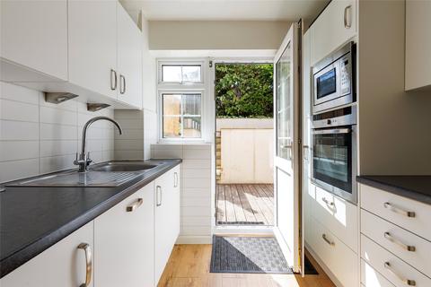23 Lynwood, Guildford, GU2 7NY