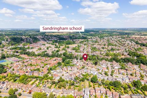 3 bedroom semi-detached house for sale, Barnfield Road, Hertfordshire AL4