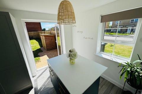 3 bedroom semi-detached house to rent, Strickland Way, Wimborne Minster