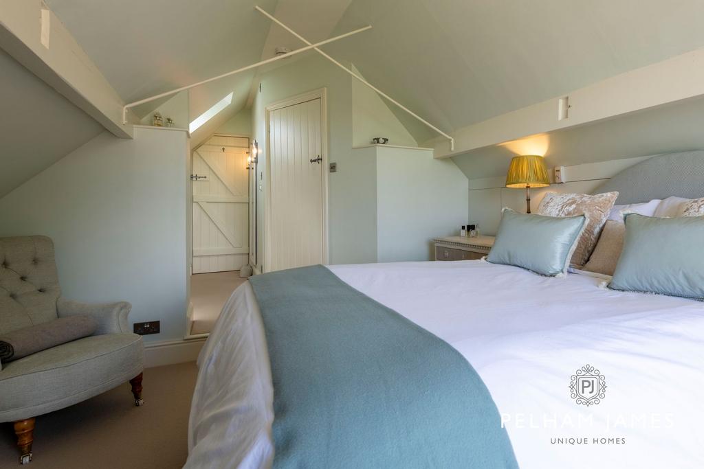 Principal Suite, Manor Cottage, Pilton