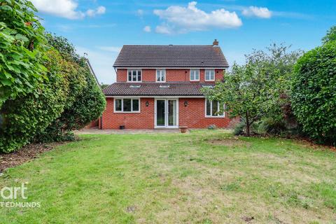 4 bedroom detached house for sale, Holliday Close, Bury St Edmunds