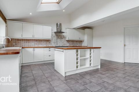 4 bedroom detached house for sale, Holliday Close, Bury St Edmunds