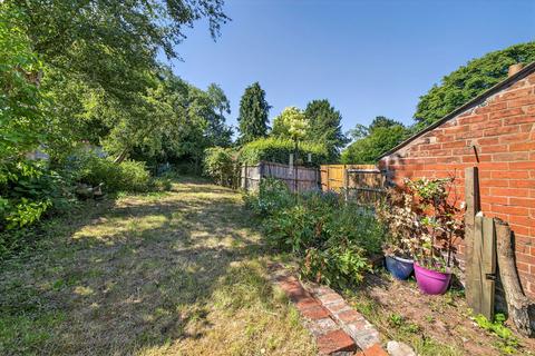 3 bedroom cottage for sale, Bell Lane, Leicester LE8
