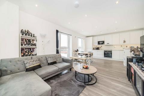 2 bedroom flat for sale, Aerodrome Road, London NW9