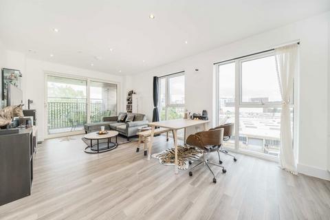 2 bedroom flat for sale, Aerodrome Road, London NW9
