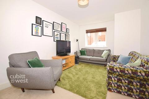 3 bedroom end of terrace house to rent, North Mead Chichester PO19