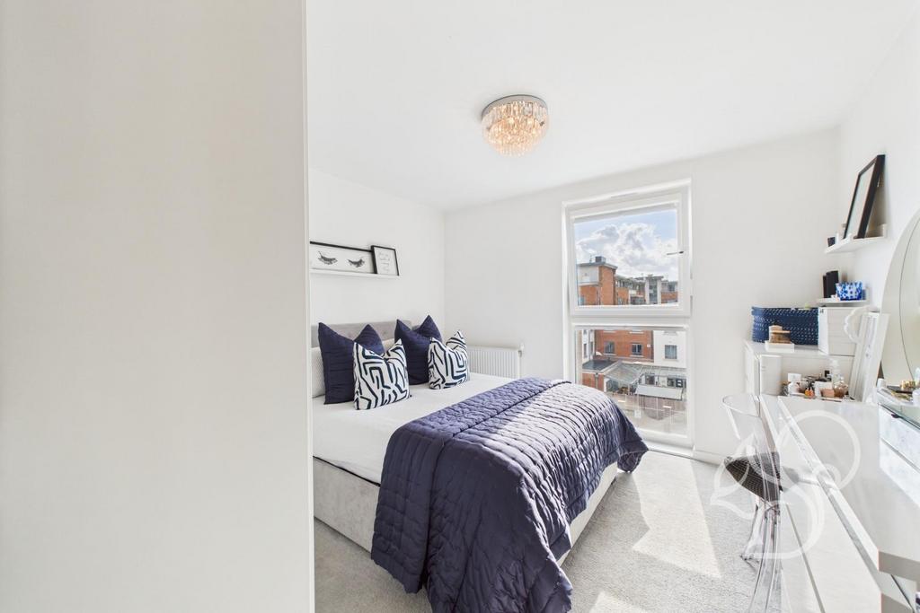 CAM05287 G0-PR0111-STILL011.jpg