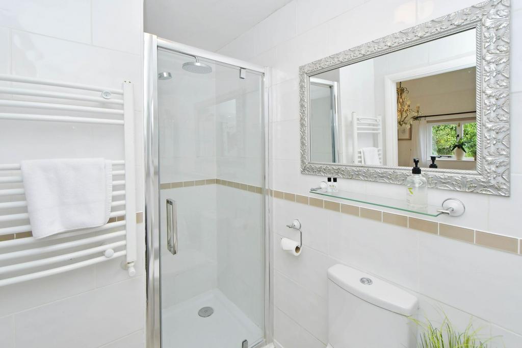 Bedroom one en-suite shower room