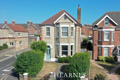 Wimborne Road, Poole, BH15