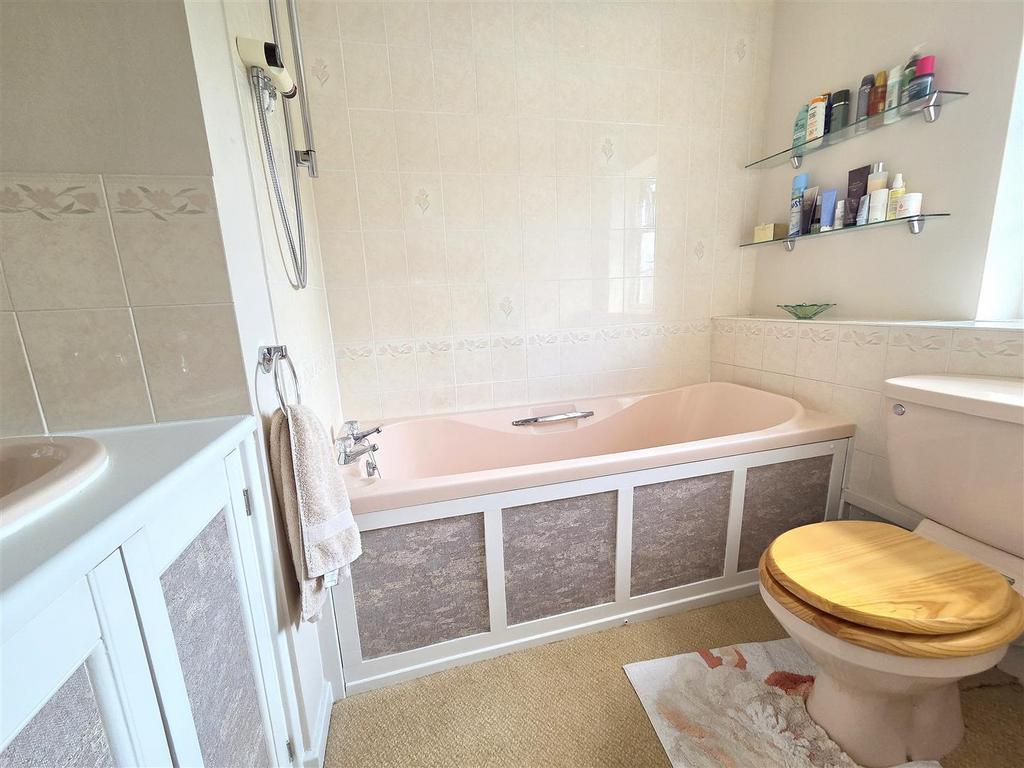 Ensuite Bathroom