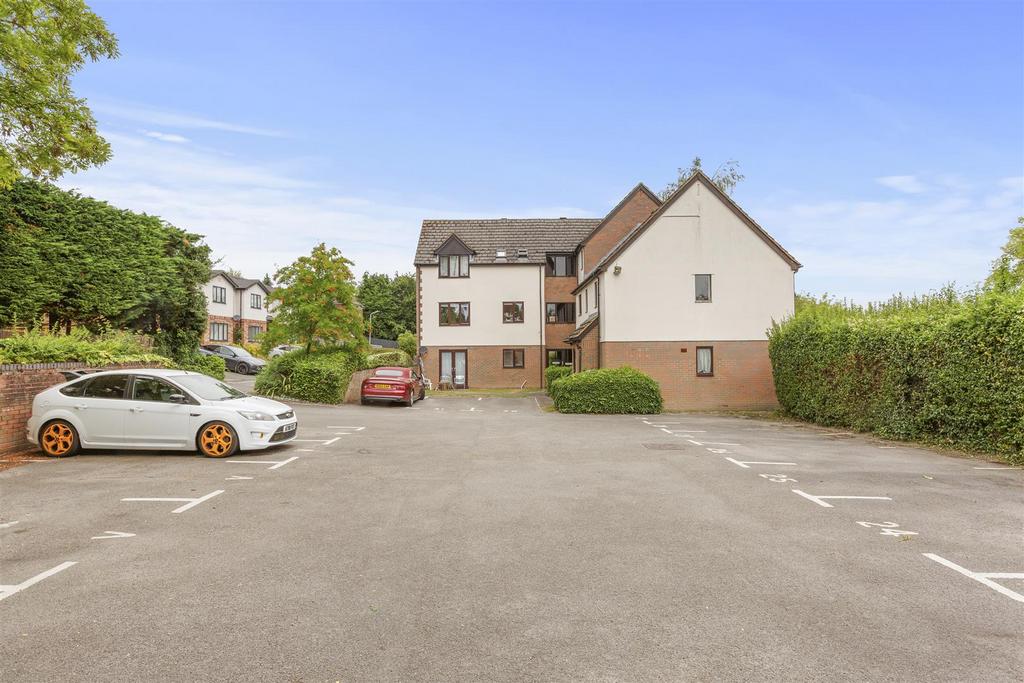 36 Windrush Court, HP13 7 UL-12.jpg