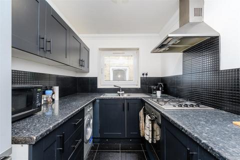 45 Ifield Way, Gravesend, DA12 5UA