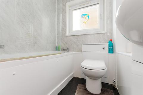 45 Ifield Way, Gravesend, DA12 5UA